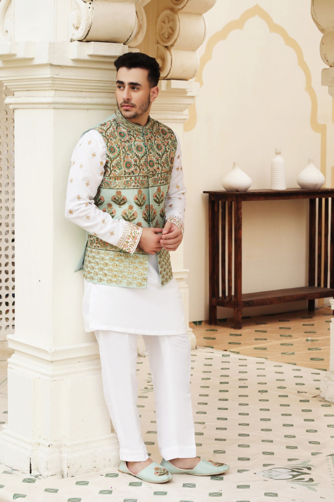 AFTAB WAISTCOAT - Walk Out