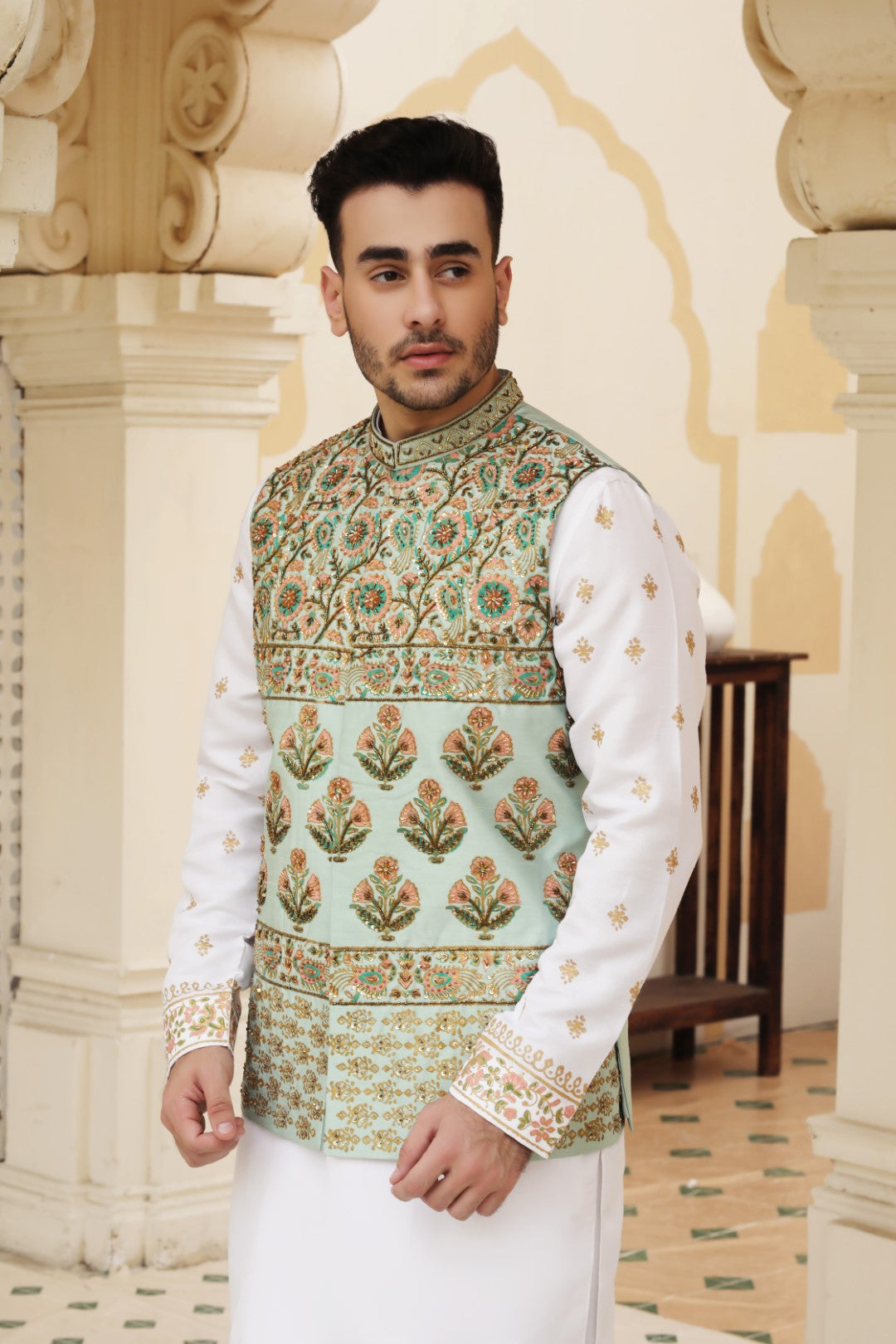 AFTAB WAISTCOAT - Walk Out