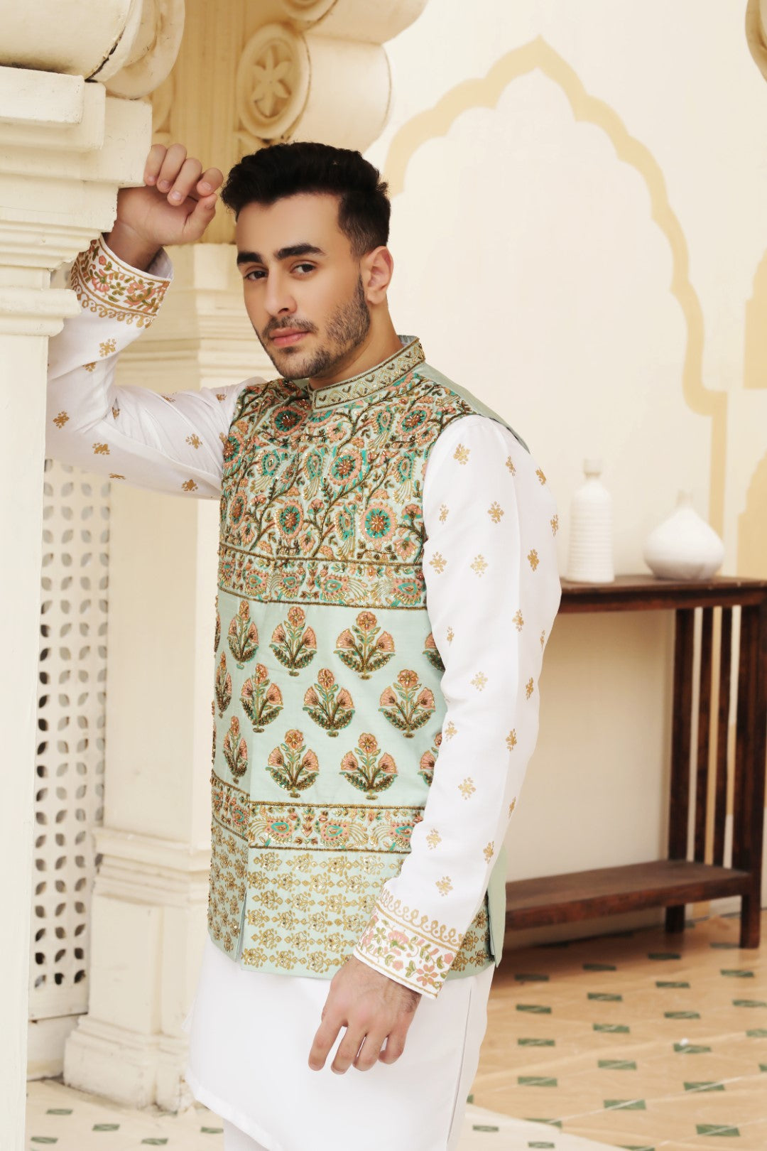 AFTAB WAISTCOAT - Walk Out