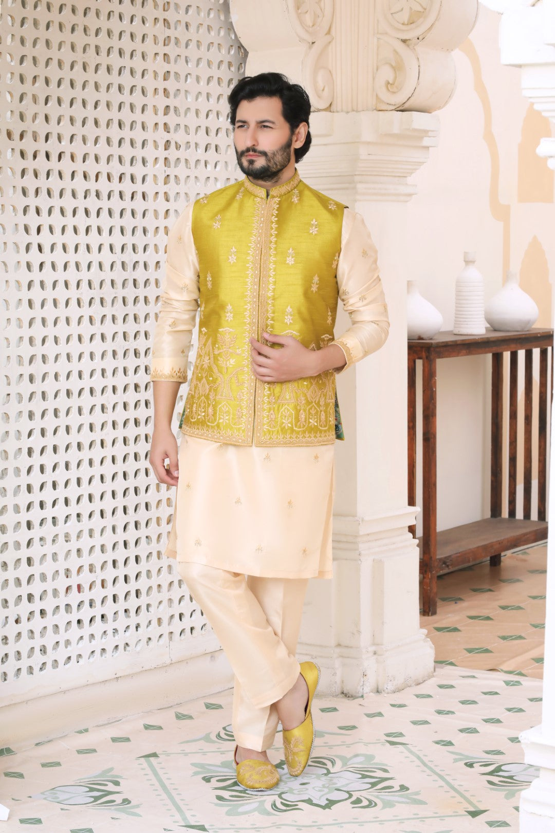 MUGHAL WAISTCOAT - Walk Out